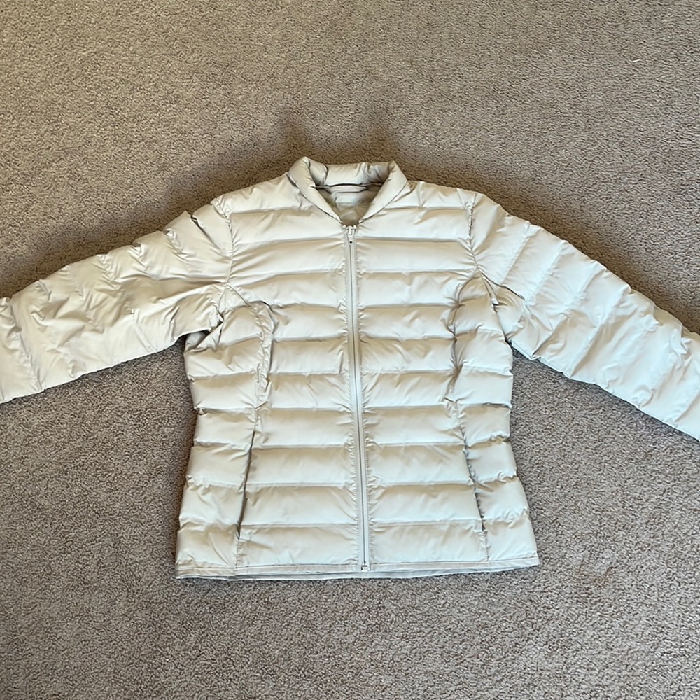 Slightly Worn Helly Hansen “Women’s Mono Material Insulator”